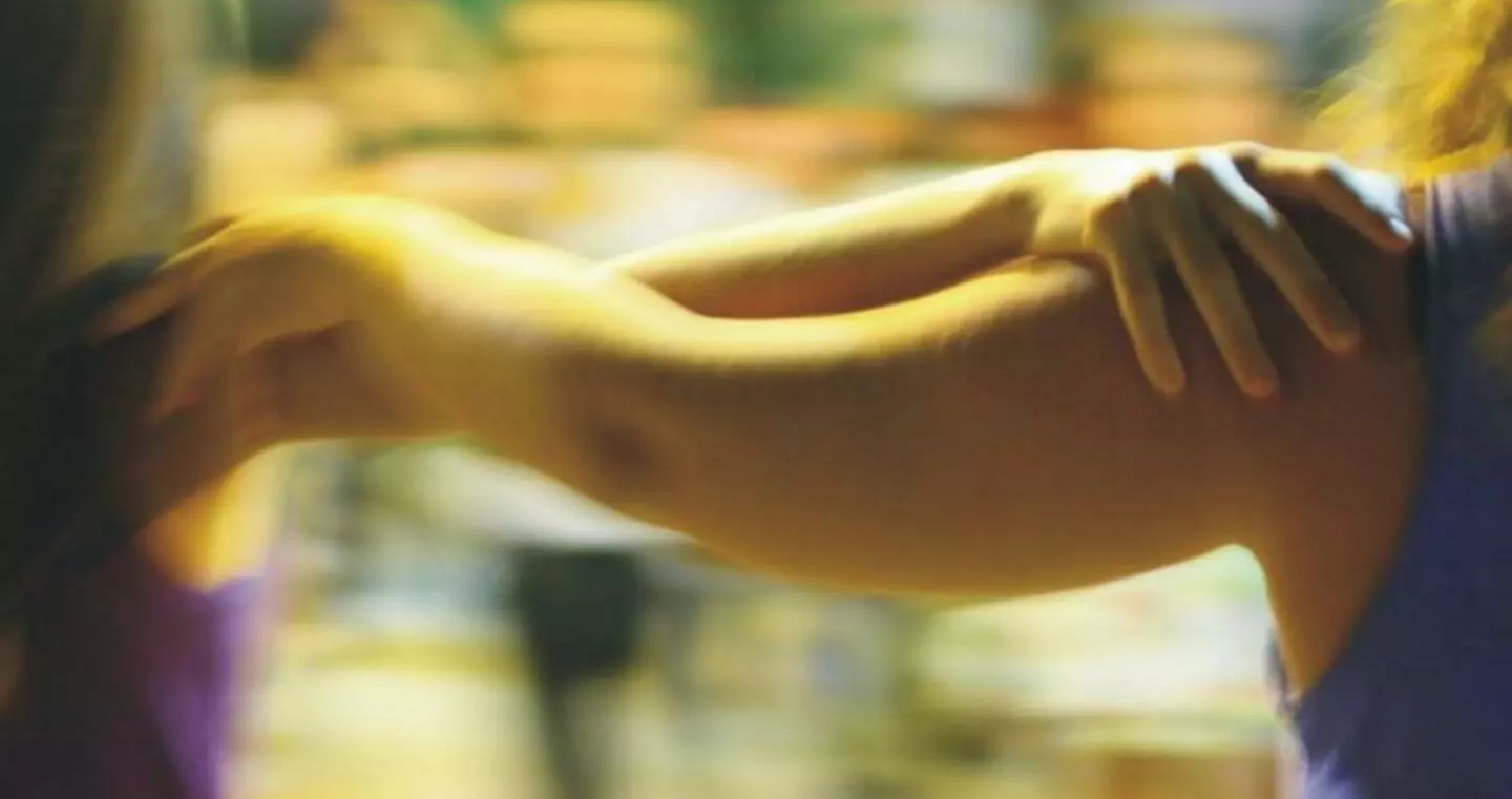 hands-embraced-folk