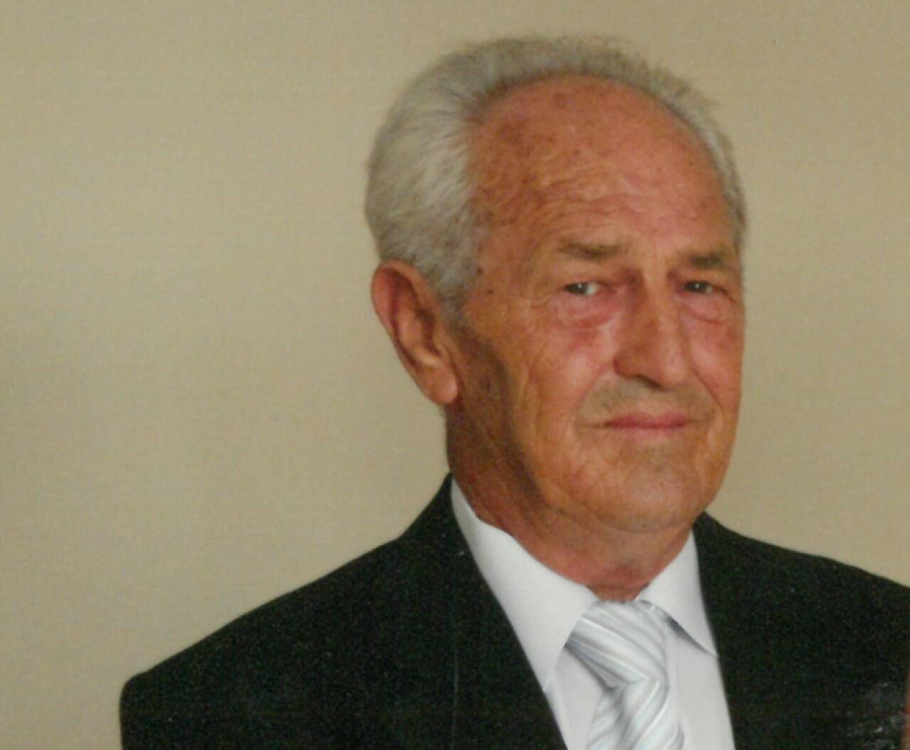 DB21AA15-149F-481A-A118-A77EAF479331