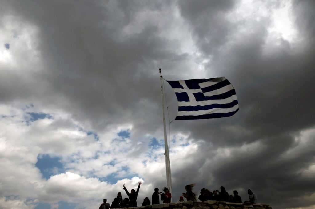 2016-11-28T121316Z_1867430975_RC15B21BEE30_RTRMADP_3_EUROZONE-BONDS-GREECE