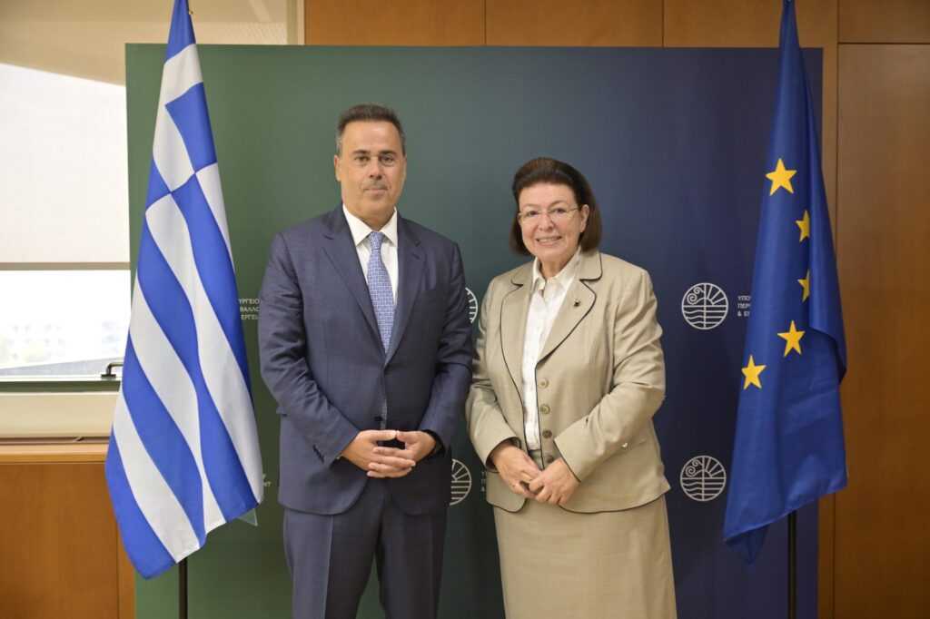 Η Υπουργός Πολιτισμού Λίνα Μενδώνη με τον Υπουργό Περιβάλλοντος και Ενέργειας Σταύρο Παπασταύρου