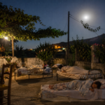 ΥΠΝΟΣ ΣΤΗΝ ΑΥΛΗ (1)